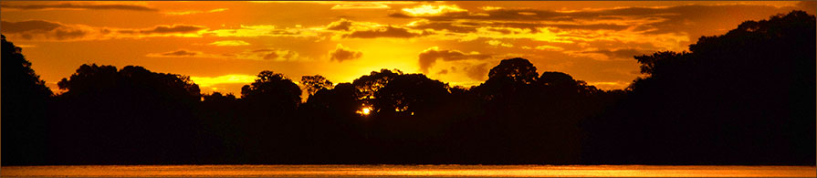 Sonnenuntergang auf dem Amazonas