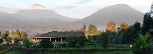 Blick von Ihrer Lodge auf die Vulkanberge