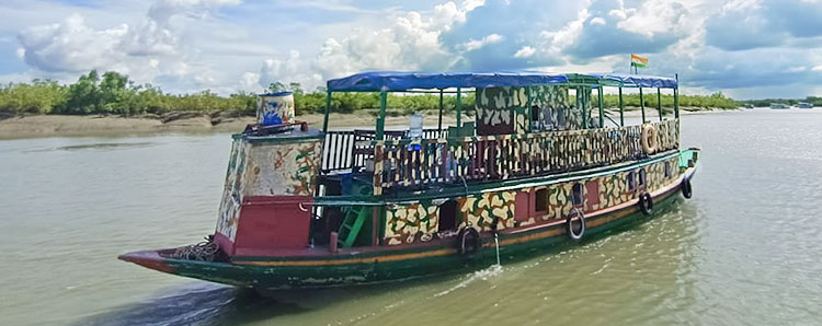 Unser kleines und wendiges Hausboot in den Sundarbans