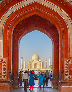 Reise nach Agra um das berühmte Taj Mahal zu besichtigen