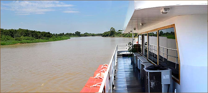 Blick vom Schiff im Pantanal