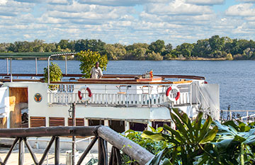 Schiff für Ausflüge auf dem Zambezi