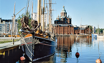 Altes Segelschiff im Hafen von Helsinki