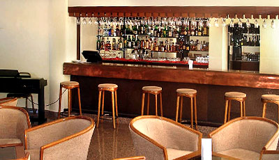 Bar des Hotels in Madalena