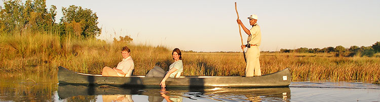 Fahrt mit dem Holzkanu - dem Mokoro durch das Okavango Delta