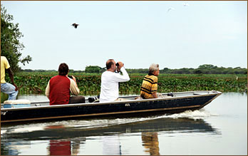 bei einer Bootstour auf dem Rio Cuiaba ist ein Fernglas sehr nützlich