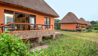 Familien Bungalows mit großen Zimmern in Uganda