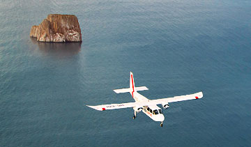 Flug von Baltra nach Isabela mit Emetebe